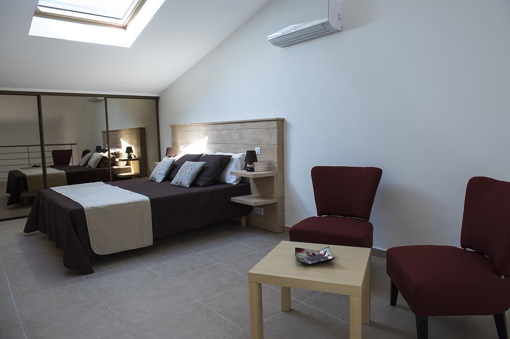 Gite Les Courlis Saint-Étienne-du-Grès 외부 사진